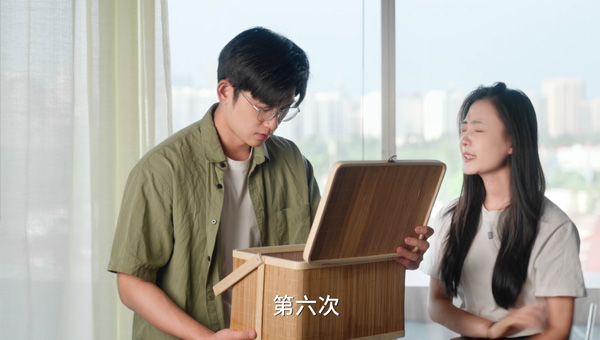 买蟹不用猜 蟹状元大闸蟹，足斤足两，只只张狂
