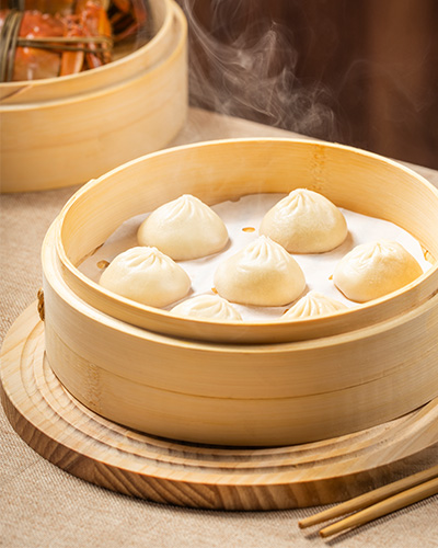 匠心手拆蟹黄口口鲜美,皮和馅恰到好处的配比,入口软润鲜香,料足不腥,一笼收尽大闸蟹精华。