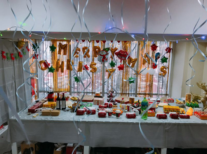 蟹状元12月员工生日会