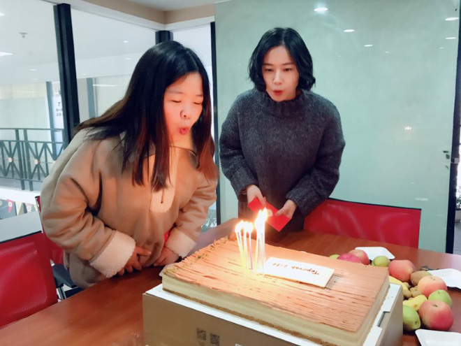 蟹状元员工生日会