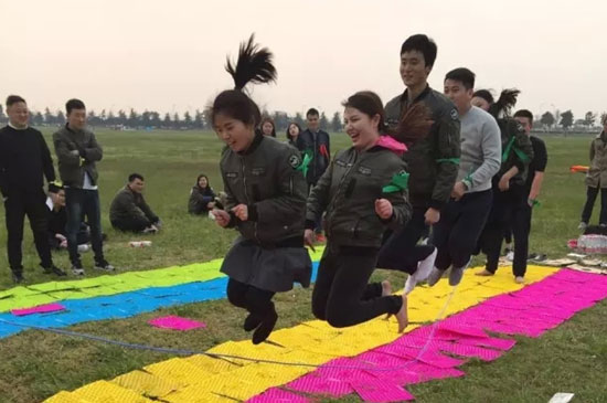 这位帅哥很有实力嘛，美女要加油！