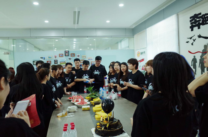/蟹状元阳澄湖员工生日会
