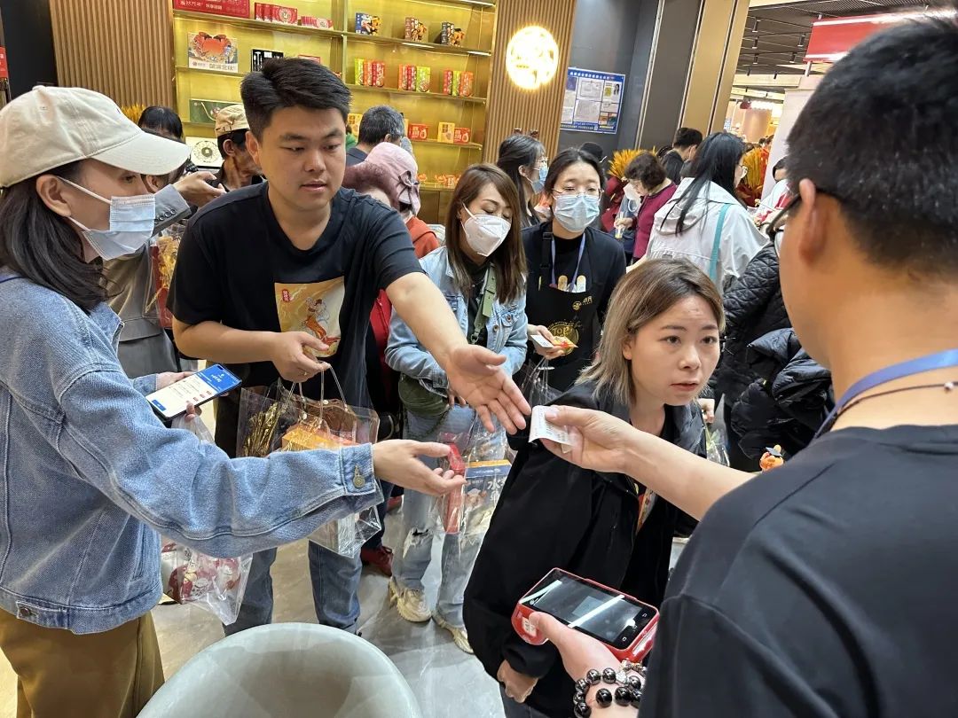 蟹状元天津河西区梅江环宇城商城店开业现场04